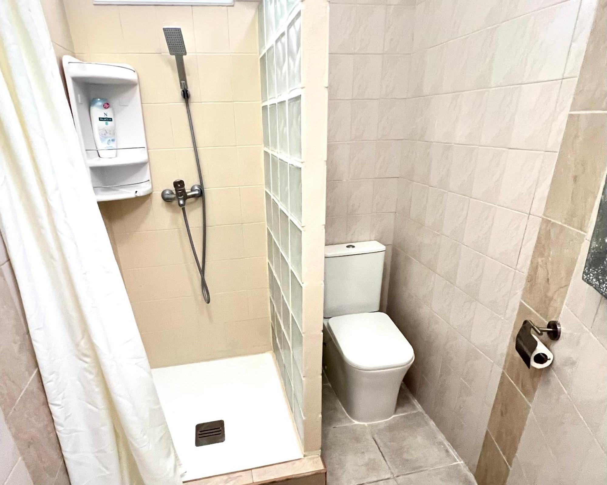 Alcamar Habitacion Privada Con Las Areas De Sala, Cocina Y Bano Que Se Comparten Cerca Al Mar! Alcalá la Real Εξωτερικό φωτογραφία
